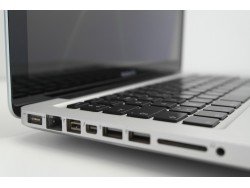 MacBook Pro 13" - Procesador i5 de doble núcleo a 2.4GHz - Disco 256Gb SSD + 500Gb HDD - RAM 8Gb