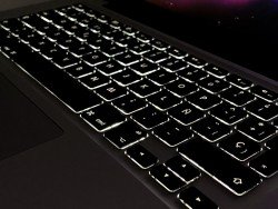 MacBook Pro 13" - Procesador i5 de doble núcleo a 2.4GHz - Disco 256Gb SSD + 500Gb HDD - RAM 8Gb