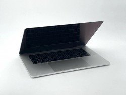 MacBook Pro 15" (2018) Intel Core i7 2.2GHz 6 núcleos - SSD 256GB - 16GB RAM - Plata