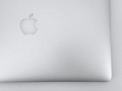 MacBook Pro 15" Retina - Intel Core i7 4 núcleos a 2.2GHz - Disco 1TB SSD - RAM 16GB