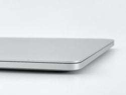 MacBook Pro 13" (2020) - Chip Apple M1 8 CPU/8 GPU núcleos - Disco 512Gb SSD - RAM 16Gb