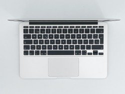 MacBook Air 11" Intel Core i5 1.4GHz 2 núcleos - SSD 128Gb SSD - RAM 4GB