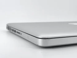 MacBook Pro 13" - Intel Core i5 2.5GHz 2 núcleos - SSD 256Gb - RAM 4GB