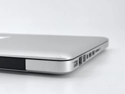 MacBook Pro 13" - Intel Core i5 2.5GHz 2 núcleos - SSD 256Gb - RAM 4GB