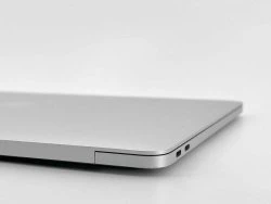 MacBook Pro 13" (2017) - Intel Core i5 2.3GHz 2 núcleos - SSD 128GB SSD - RAM 8GB - Plata